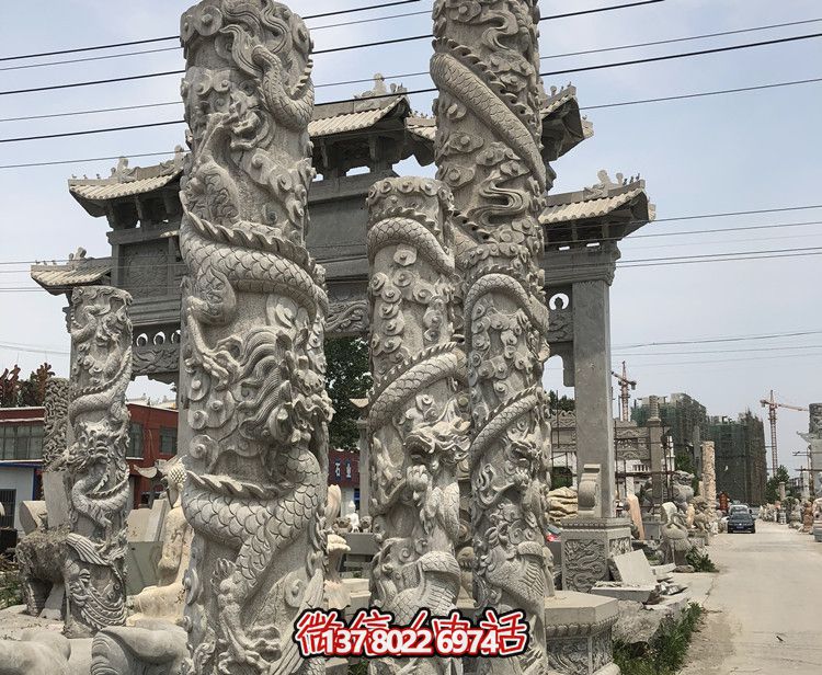 精美石雕龍柱擺件，為寺院景觀增添華麗風(fēng)采