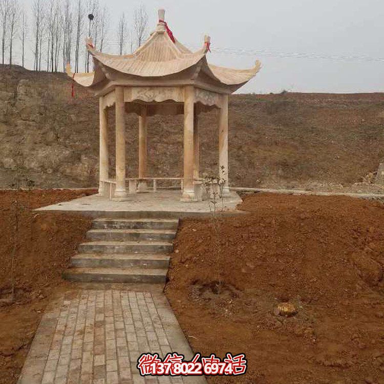 色彩斑斕的晚霞紅涼亭，讓您享受中式園林的繽紛景點(diǎn)