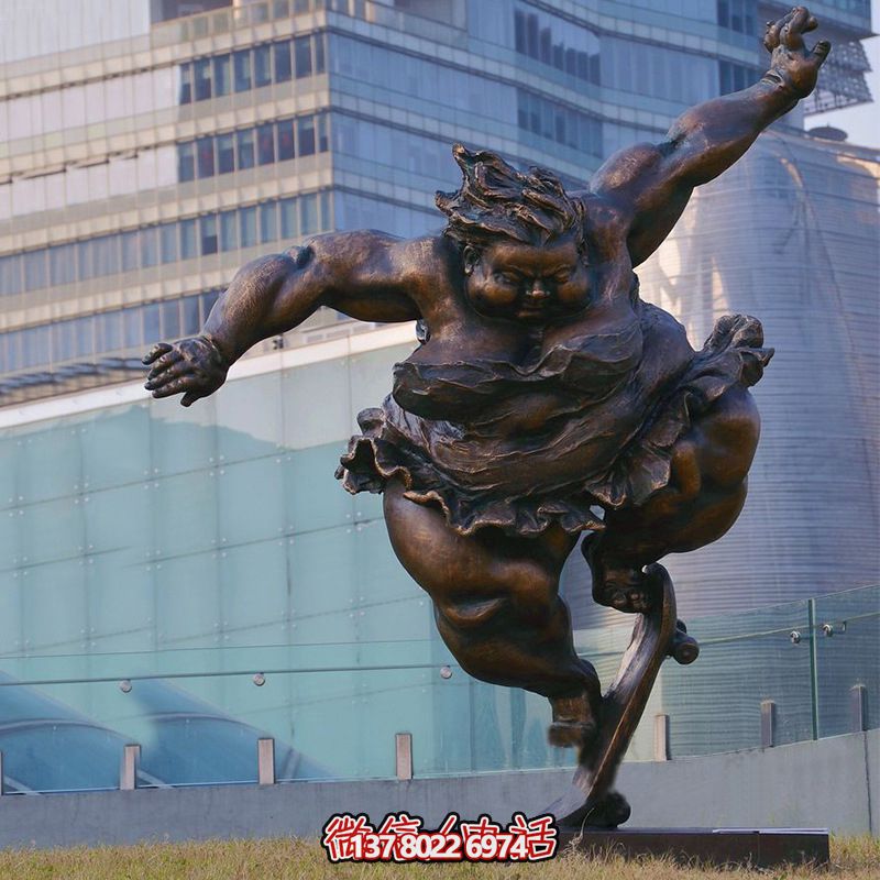 玻璃鋼雕塑滑板車，為城市公園和廣場(chǎng)帶來活力