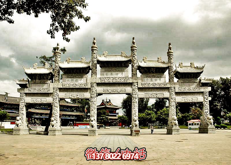 五門(mén)浮雕牌坊，美化大型景區(qū)廣場(chǎng)