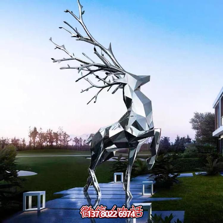 不銹鋼幾何形鏡面彩繪擺件，為校園景觀戶外售樓處帶來時尚美感