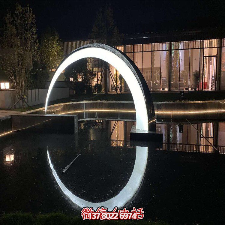 不銹鋼發(fā)光圓環(huán)雕塑，點亮戶外園林景觀