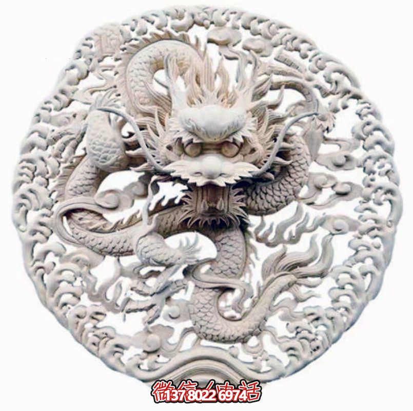精美龍紋浮雕裝飾大門(mén)，點(diǎn)綴祠堂大門(mén)口