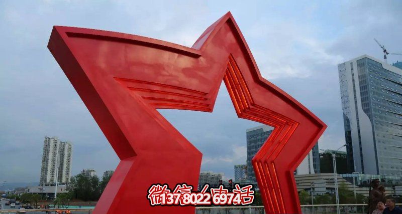 不銹鋼雕塑拱門，點(diǎn)綴景觀廣場(chǎng)