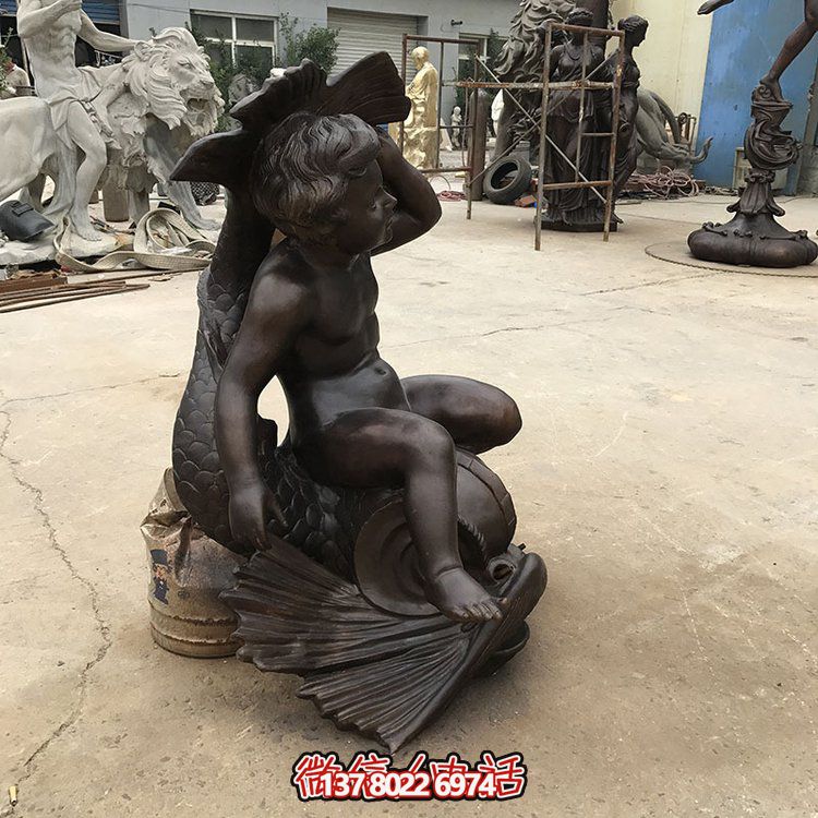 創(chuàng)意銅雕魚坐椅，讓兒童享受景觀之美