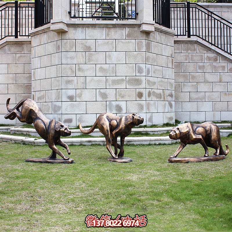 公園仿真銅創(chuàng)意鑄造噴漆金錢(qián)豹雕塑 公園仿真銅創(chuàng)意鑄造噴漆金錢(qián)豹雕塑