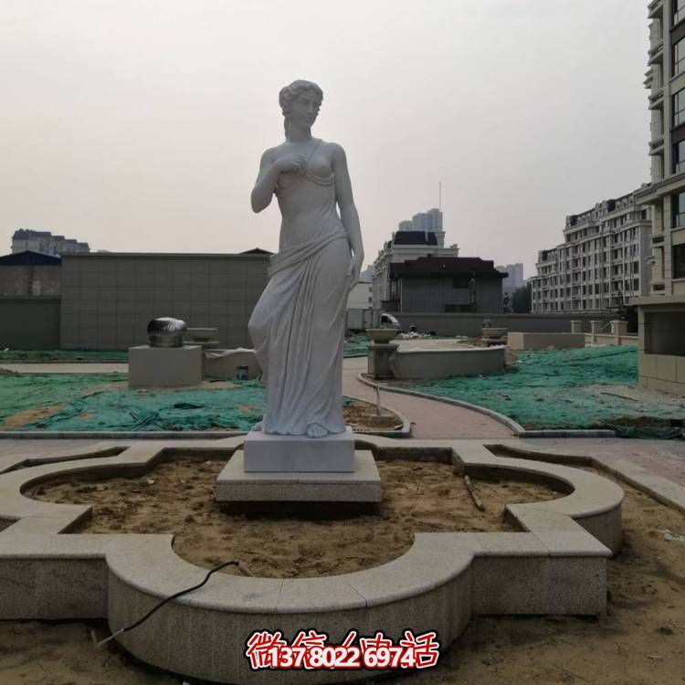 西方大理石雕像，浮雕人物裝飾街道