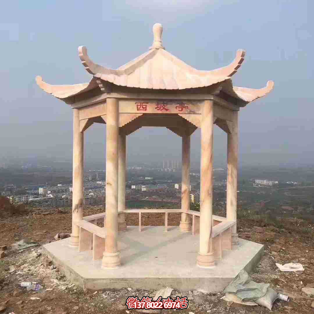 西坡涼亭景觀，觀賞大型晚霞紅
