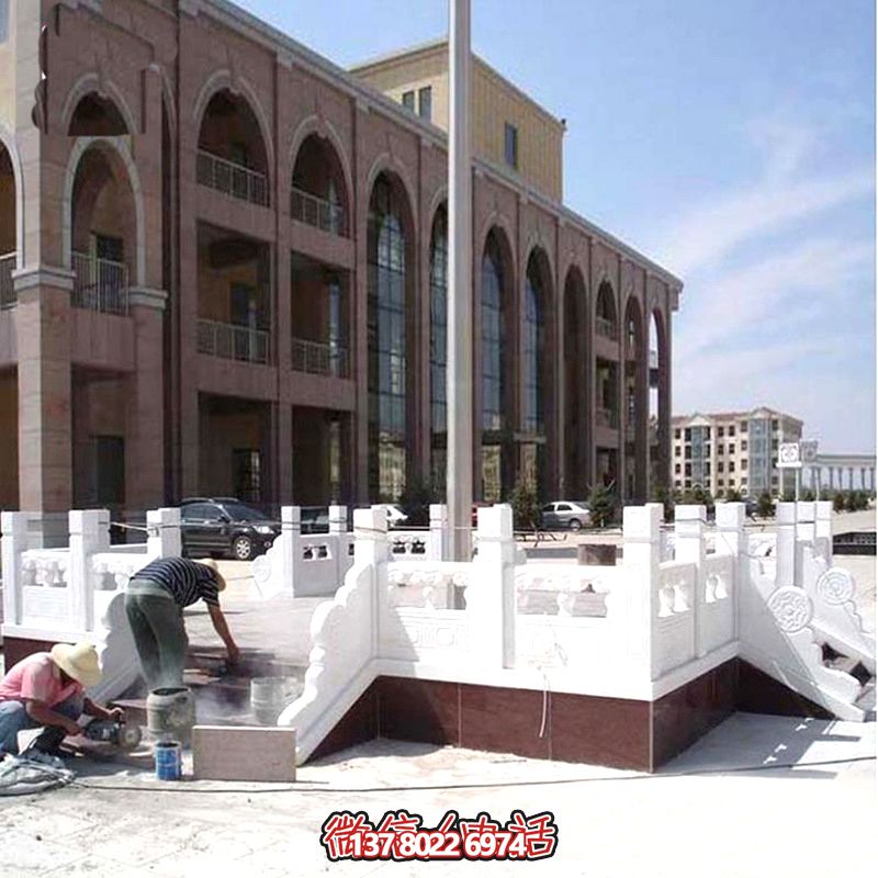 高雅華麗的漢白玉雕塑升旗臺(tái)，為你的飛機(jī)場(chǎng)增添華麗色彩