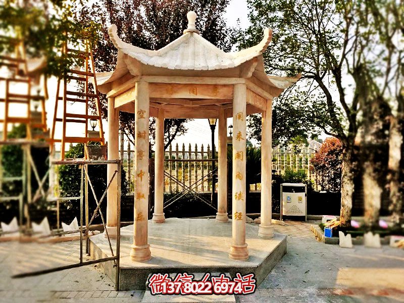 仿古涼亭，擺放在庭院里，欣賞美麗晚霞，營造休閑小區(qū)紅色氛圍