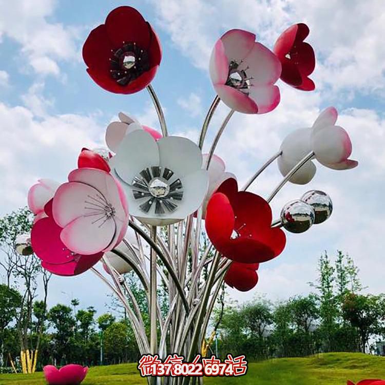 不銹鋼彩繪大型花朵雕塑，為景區(qū)廣場(chǎng)增添色彩