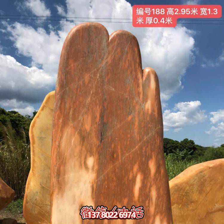大型黃蠟景觀石雕塑，點(diǎn)綴自然美景