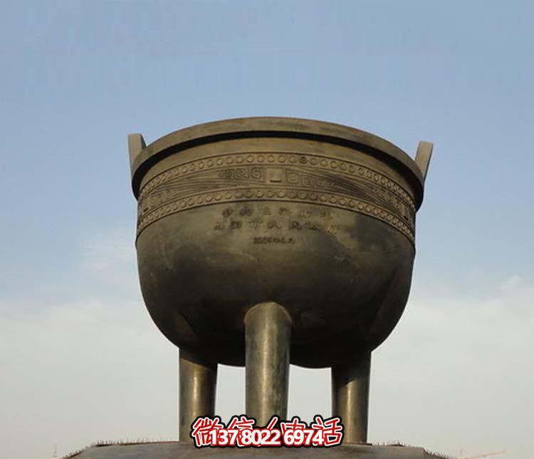大型青銅圓形香爐，裝飾廣場(chǎng)景區(qū)