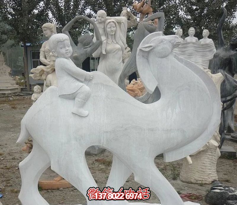 漢白玉駱駝雕塑，點綴公園里的抽象風(fēng)情