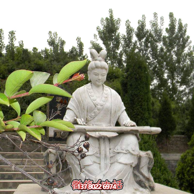 彈琴游玩古代景區(qū)，感受石雕雕塑之美