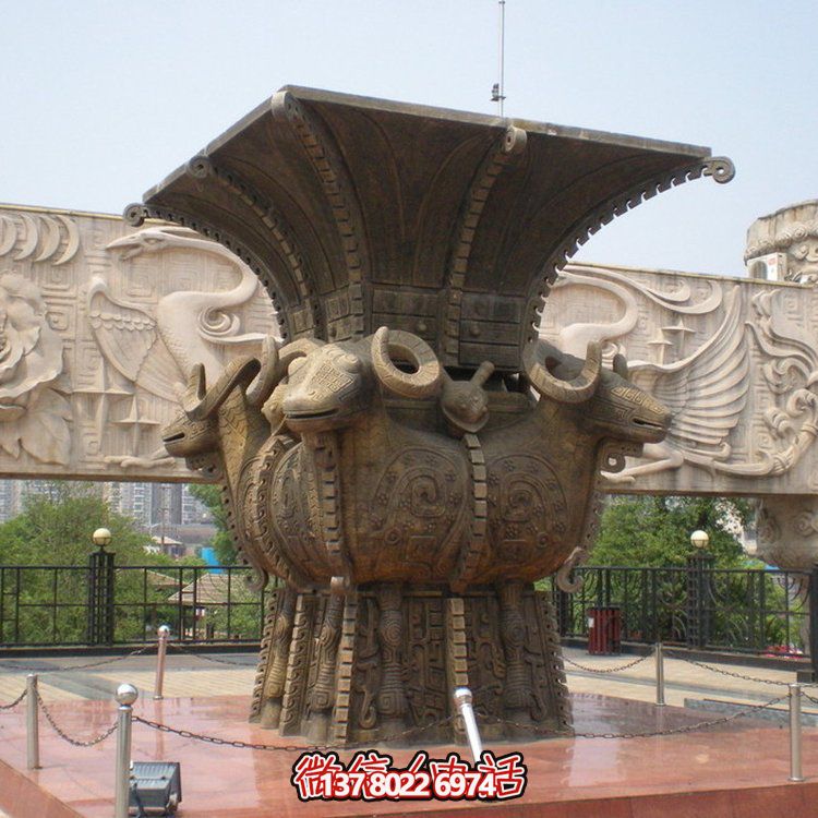 方尊銅香爐雕塑，讓景區(qū)廣場更加精彩