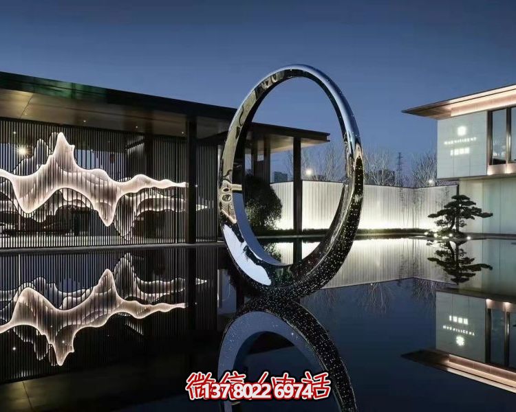 不銹鋼圓環(huán)雕塑，點(diǎn)綴園林別墅水池