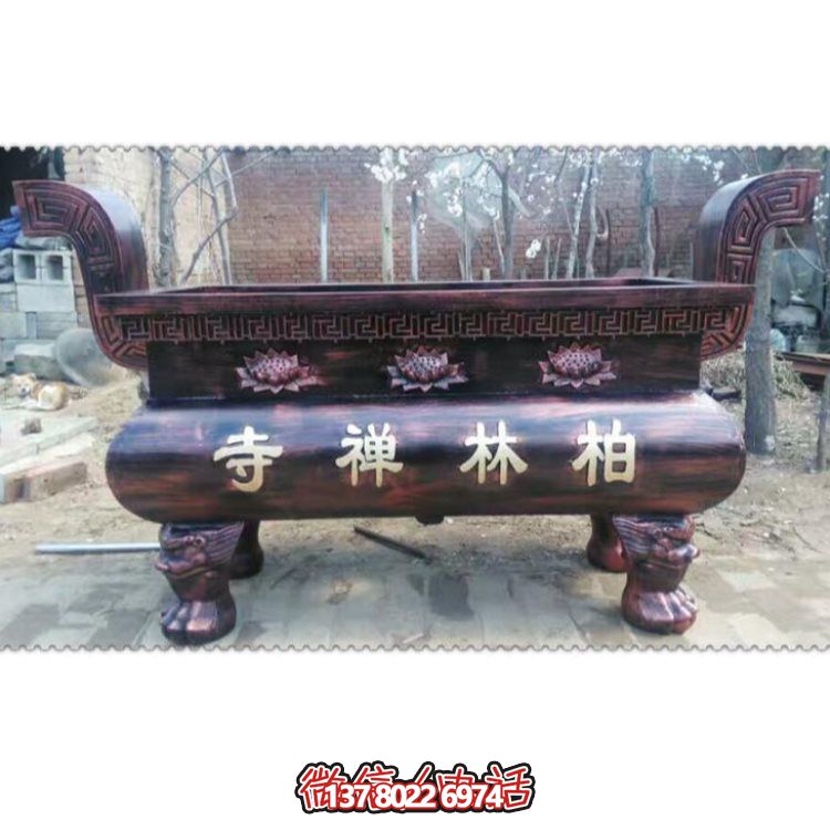玻璃鋼大型香爐雕塑，點綴露天景區(qū)