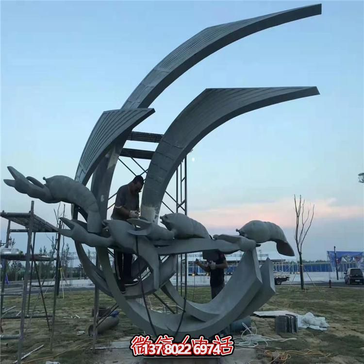 不銹鋼創(chuàng)意景觀雕塑，點(diǎn)亮綠色戶外廣場園林
