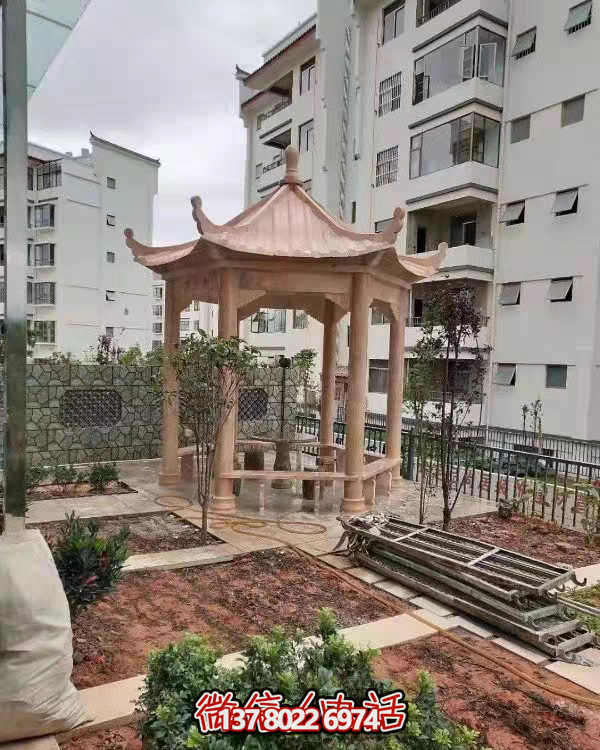 晚霞色石雕大理石涼亭，點綴園林美景