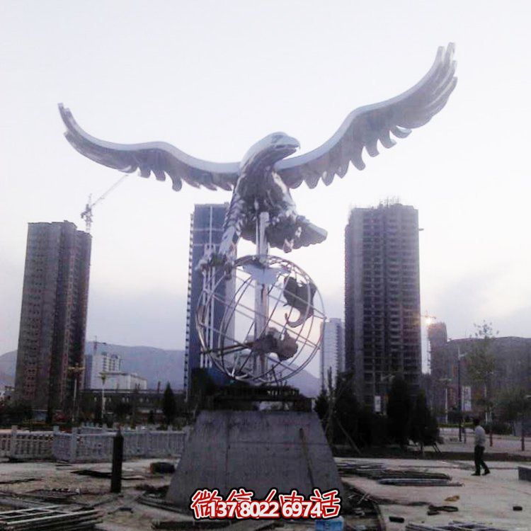 不銹鋼老鷹雕塑，點綴戶外園林景觀