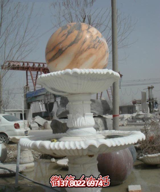 公園完美融合大理石、風水球、噴泉和雕塑的美景