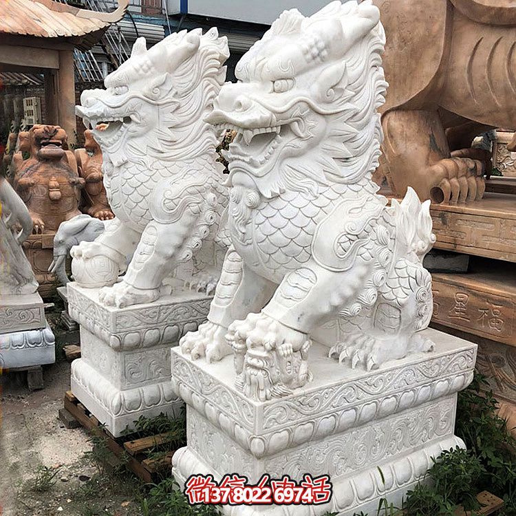 大型漢白玉石雕麒麟雕塑，為您的庭院門(mén)口增添獨(dú)特景觀
