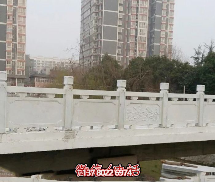 漢白玉鑲嵌欄桿，雕塑點(diǎn)綴美麗小區(qū)公園
