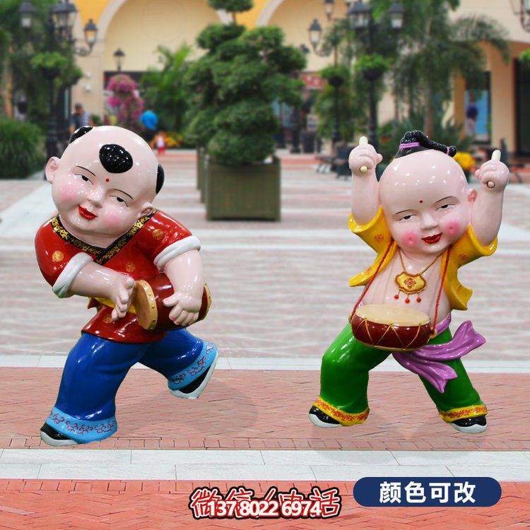 玻璃鋼福娃新年主題雕塑，為商業(yè)街添彩