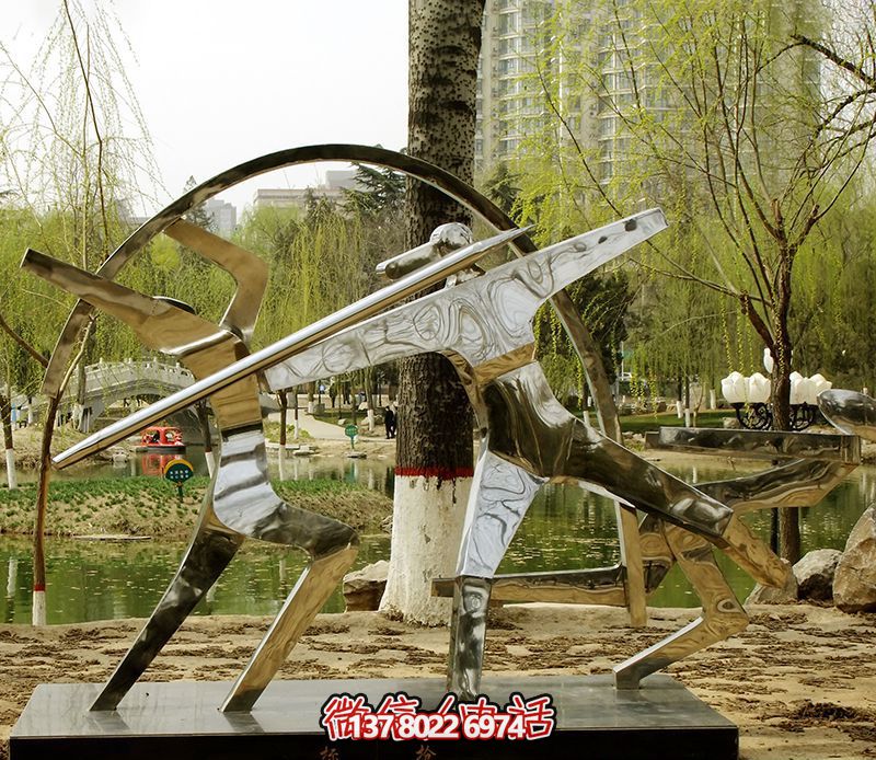 不銹鋼鏡面標槍雕塑——精致、創(chuàng)意、華美