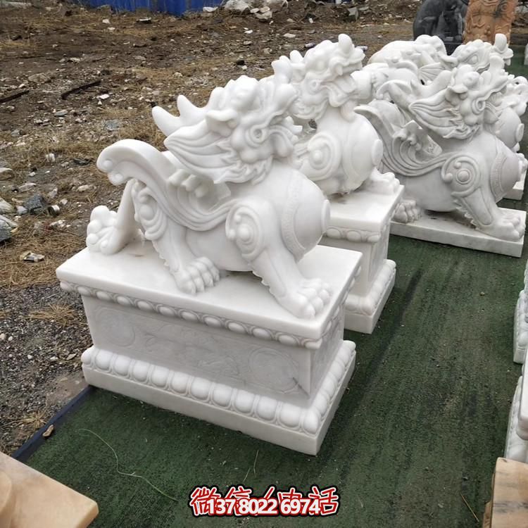漢白玉貔貅雕塑，門口裝飾打造質(zhì)感庭院