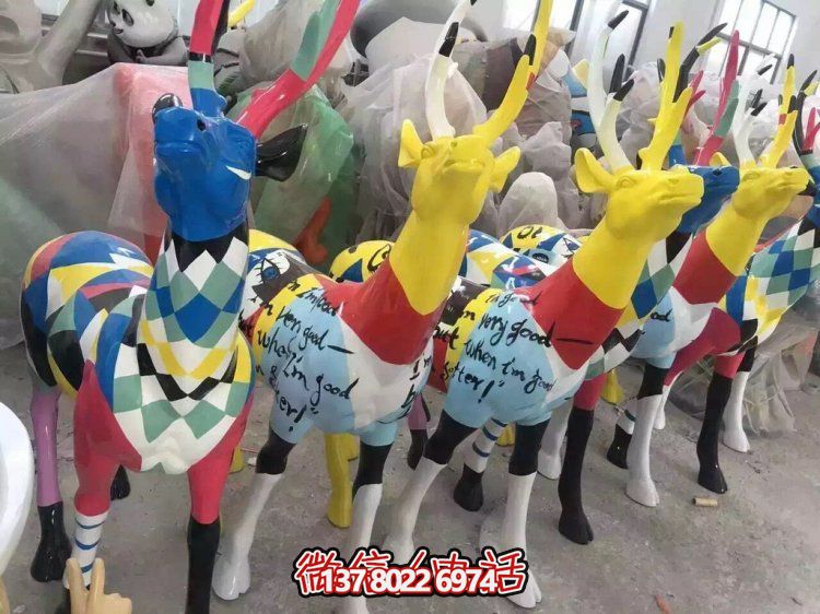 彩繪玻璃鋼鹿雕塑，商場、兒童樂園風格擺件
