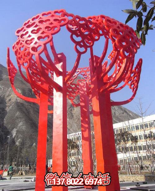 室內(nèi)不銹鋼心形雕塑，點(diǎn)綴別墅景區(qū)美景