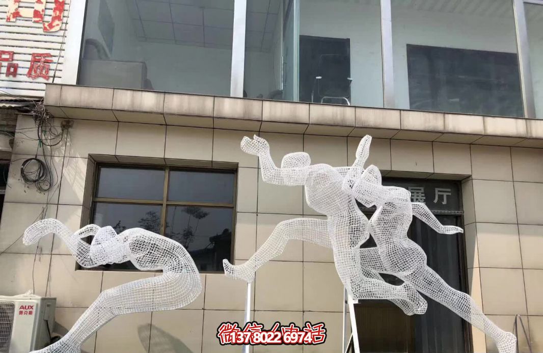 學(xué)院操場創(chuàng)意網(wǎng)格不銹鋼運(yùn)動(dòng)跳遠(yuǎn)人物雕塑 學(xué)院操場創(chuàng)意網(wǎng)格不銹鋼運(yùn)動(dòng)跳遠(yuǎn)人物雕塑